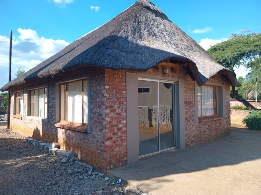 5 Bedroom Property for Sale in Bloemhof North West